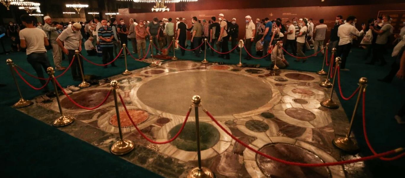 Αγία Σοφία: Το μοναδικό σημείο που άφησαν ακάλυπτο οι Τούρκοι (φώτο)